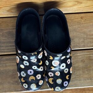 Dansko Black Multicolor Patterned Slippers